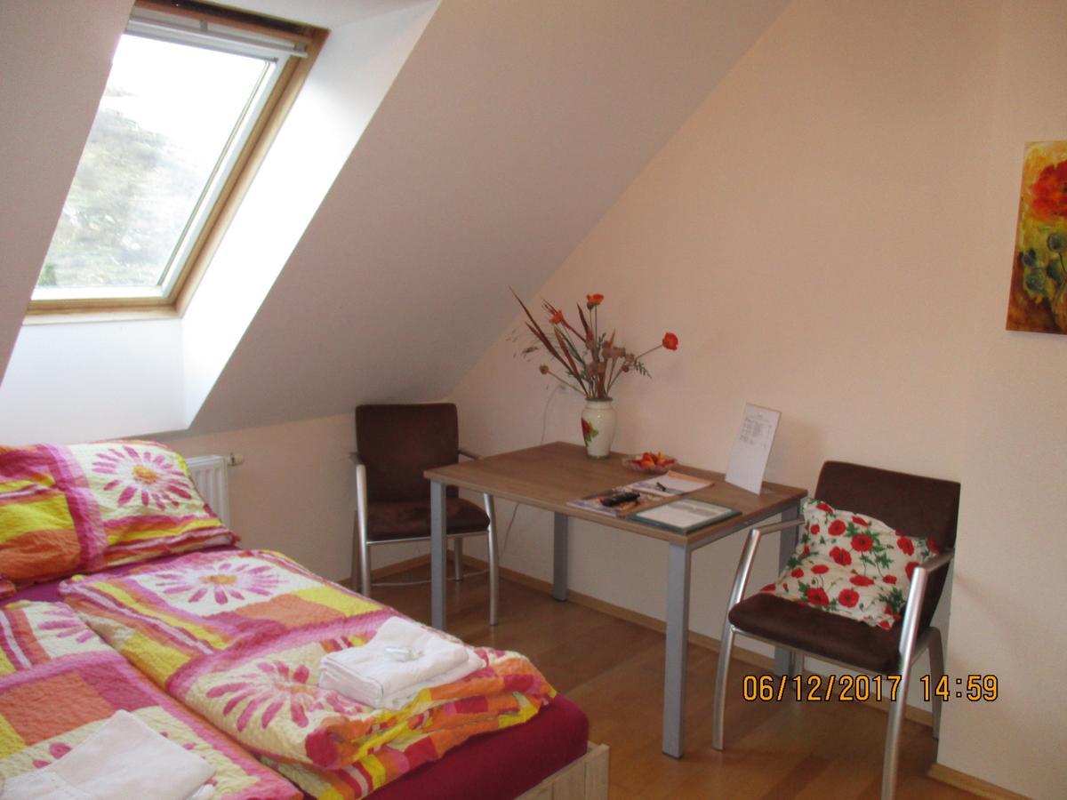 Gastehaus Zur Schonen Aussicht Bed and Breakfast Spitz an der Donau Esterno foto