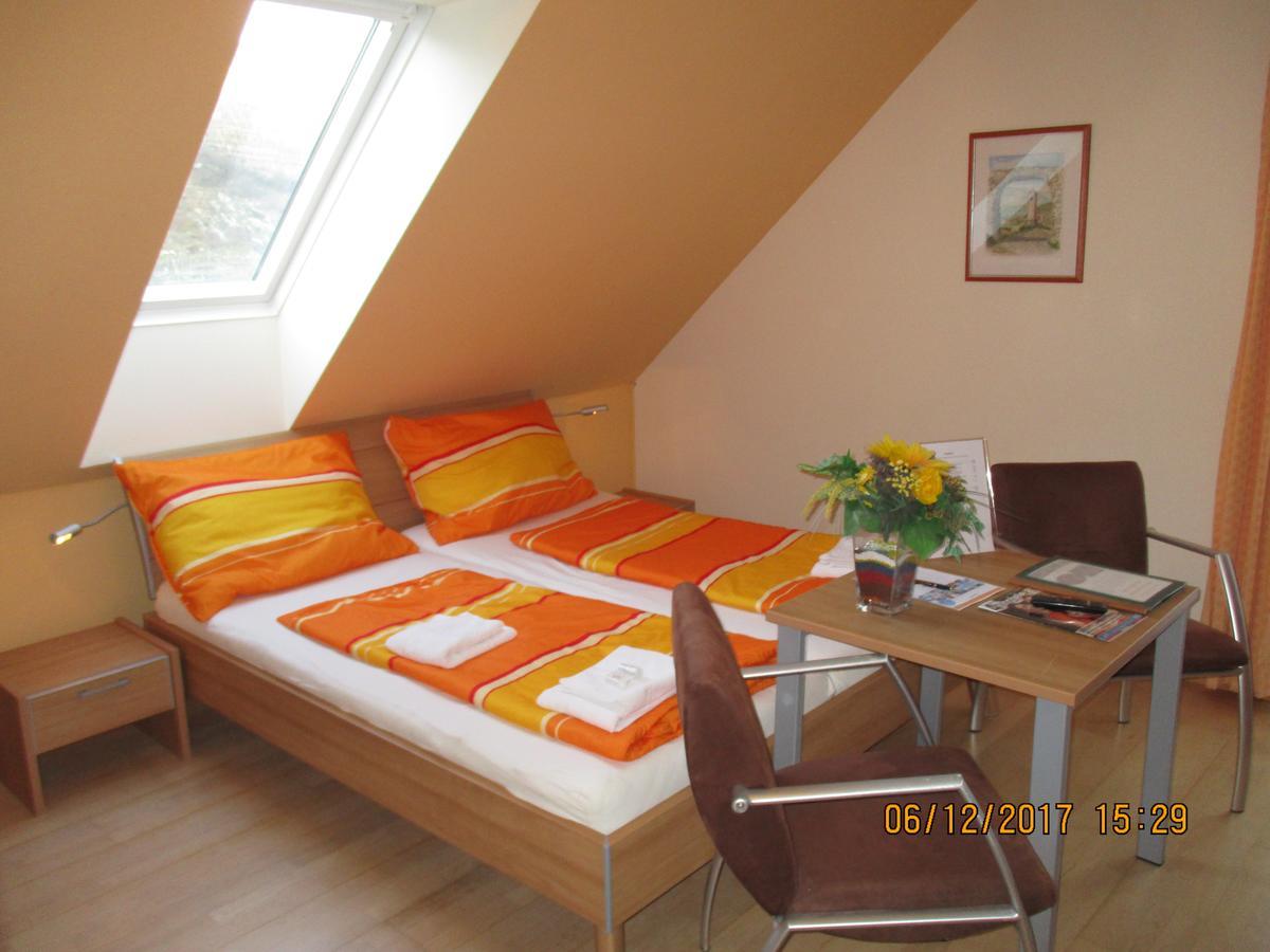 Gastehaus Zur Schonen Aussicht Bed and Breakfast Spitz an der Donau Esterno foto